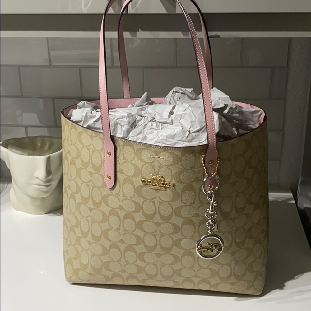 Coach Signature Tote